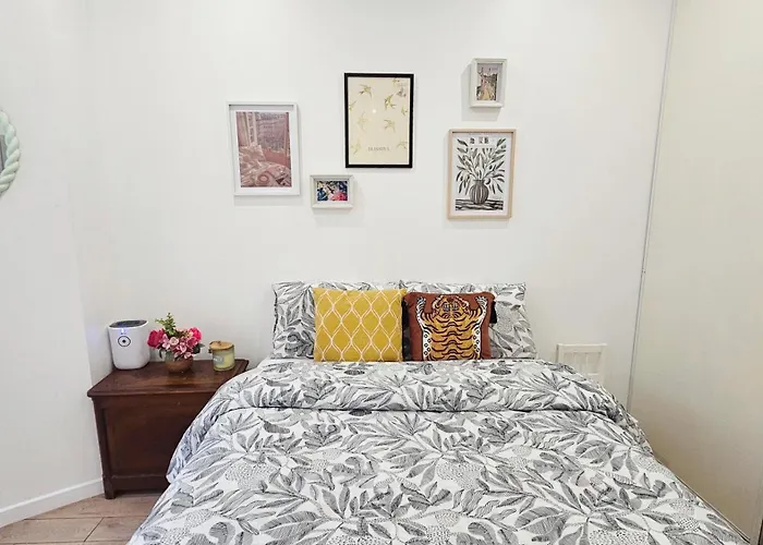 Nearby Monmarte Lovely And Warm Appartement Paris