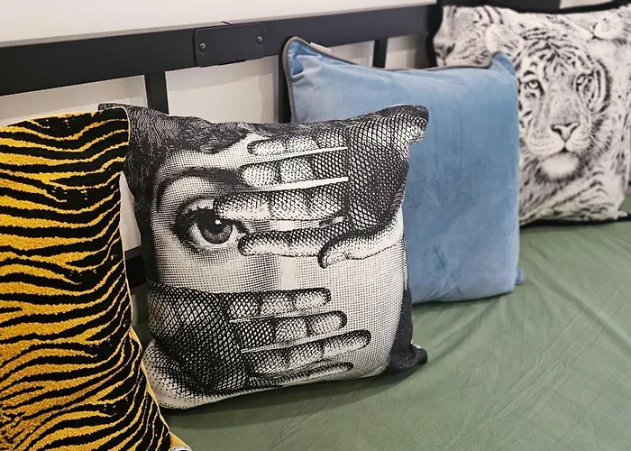 Nearby Monmarte Lovely And Warm Paris